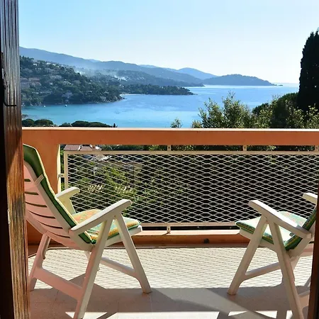 Beau T2 Pour 4 Pers Avec Parking, Vue Au Lavandou - Fr-1-803-37 Apartment Le Lavandou