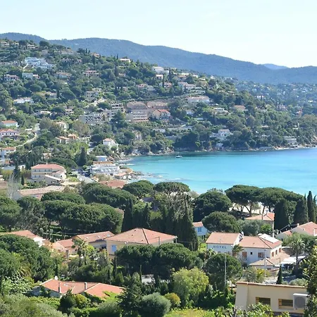 Beau T2 Pour 4 Pers Avec Parking, Vue Au Lavandou - Fr-1-803-37 Apartment Le Lavandou