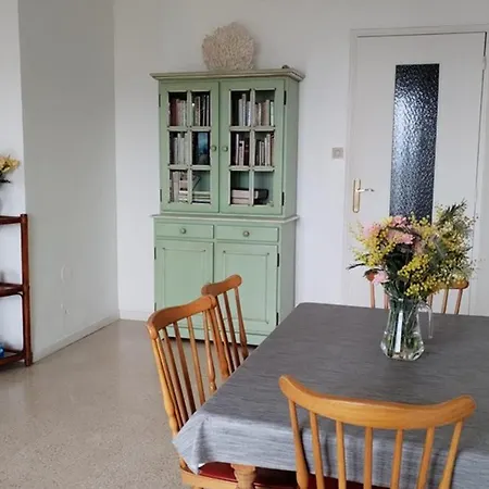Apartment Beau T2 Pour 4 Pers Avec Parking, Vue Au Lavandou - Fr-1-803-37 Le Lavandou